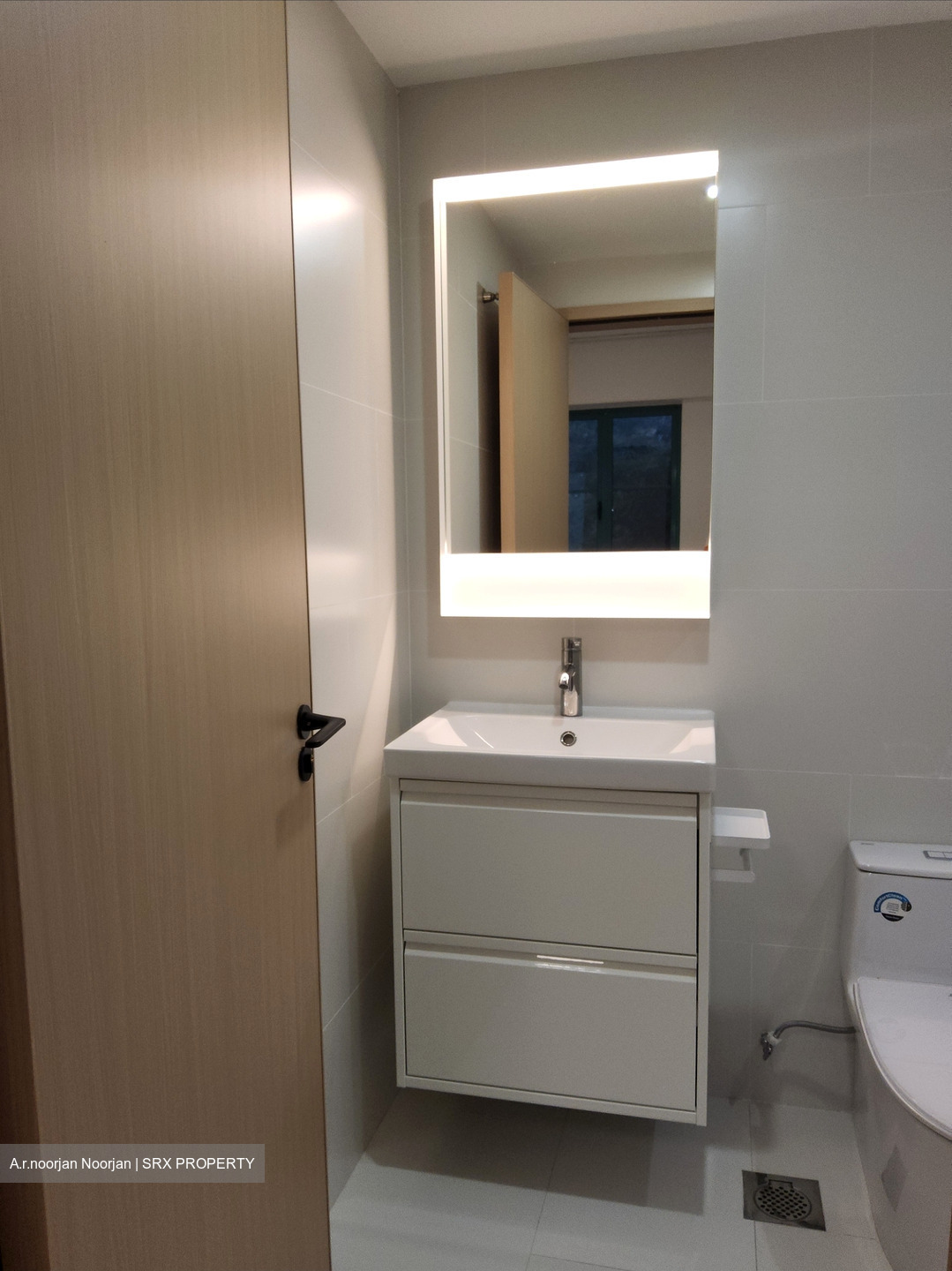 West Bay Condominium (D5), Condominium #541095211